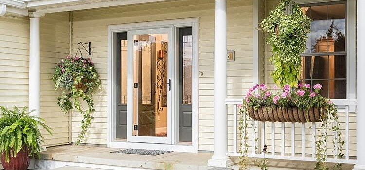 screen door installation in Parlier